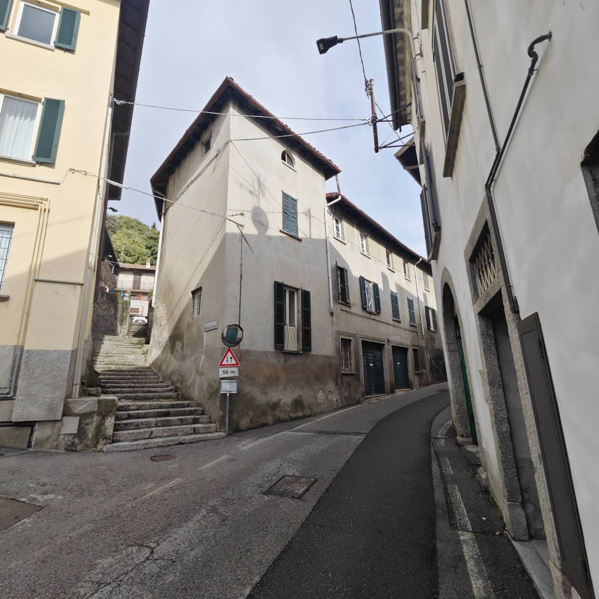 palazzo/stabile in vendita a Canzo