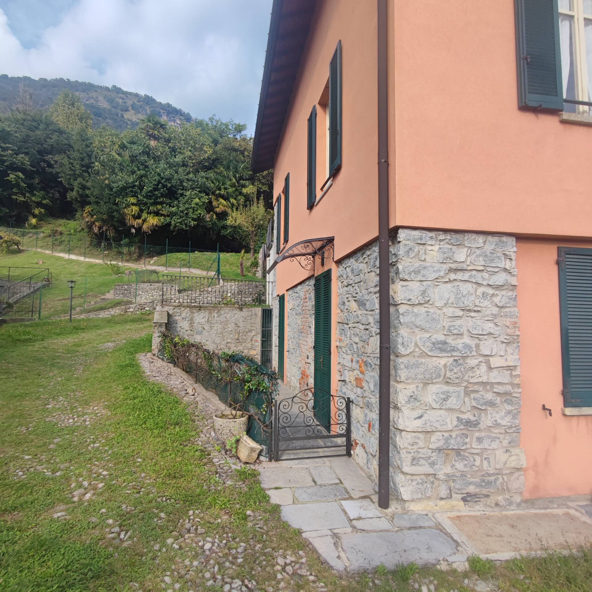 trilocale in affitto a Maslianico