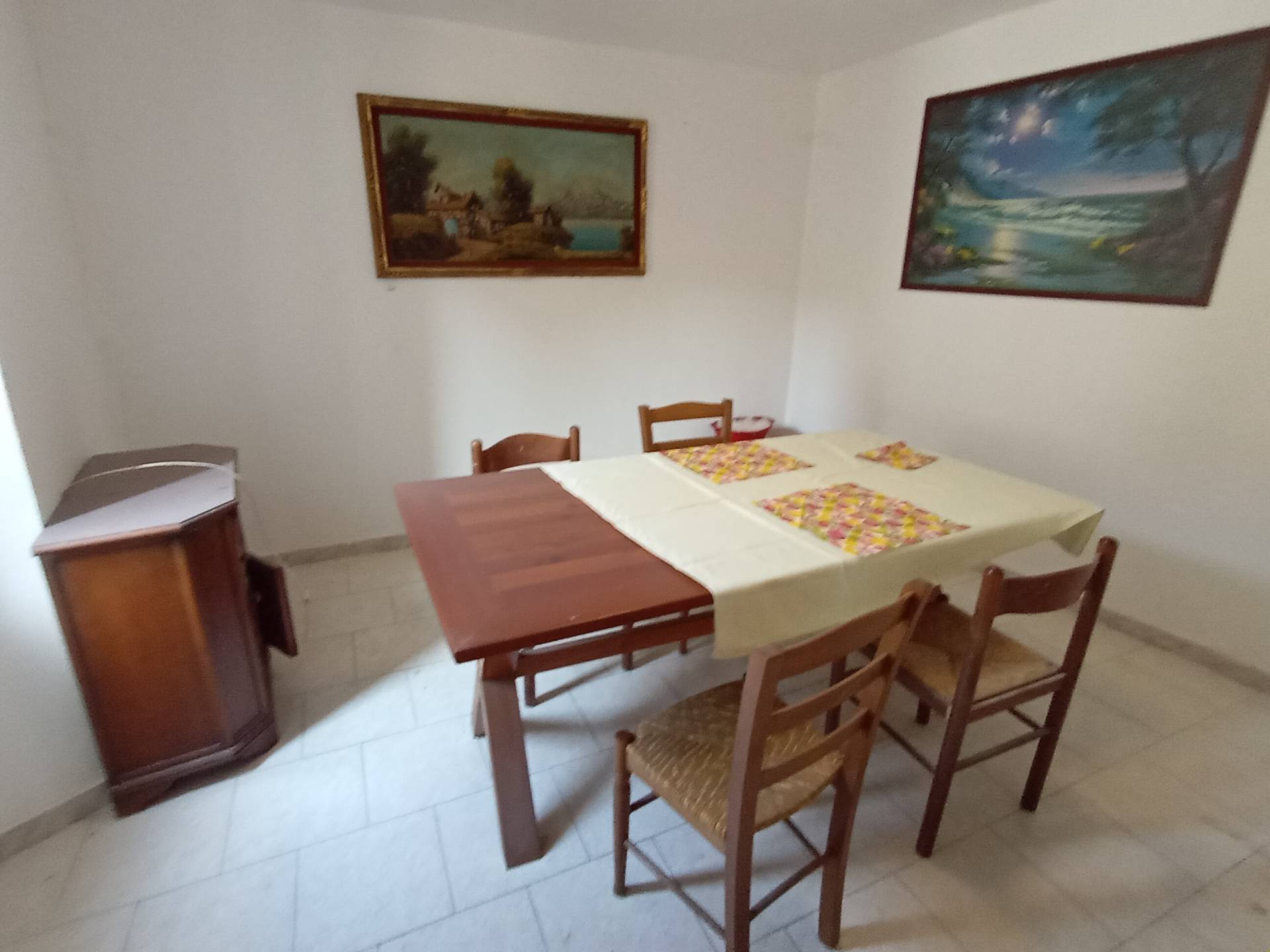 stanza in affitto a Longone al Segrino