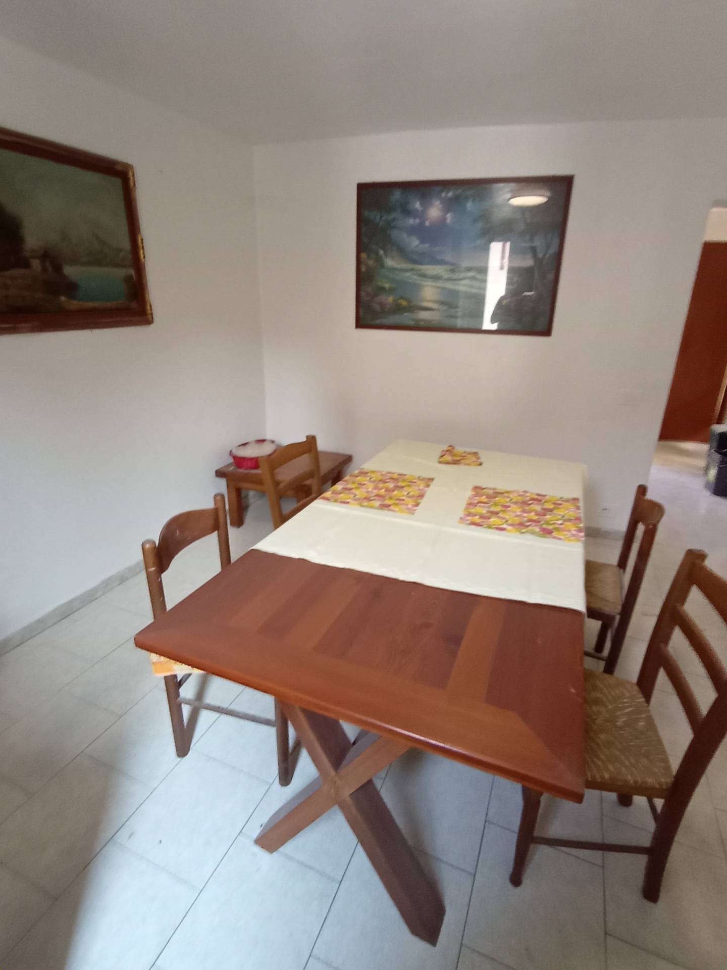 stanza in affitto a Longone al Segrino