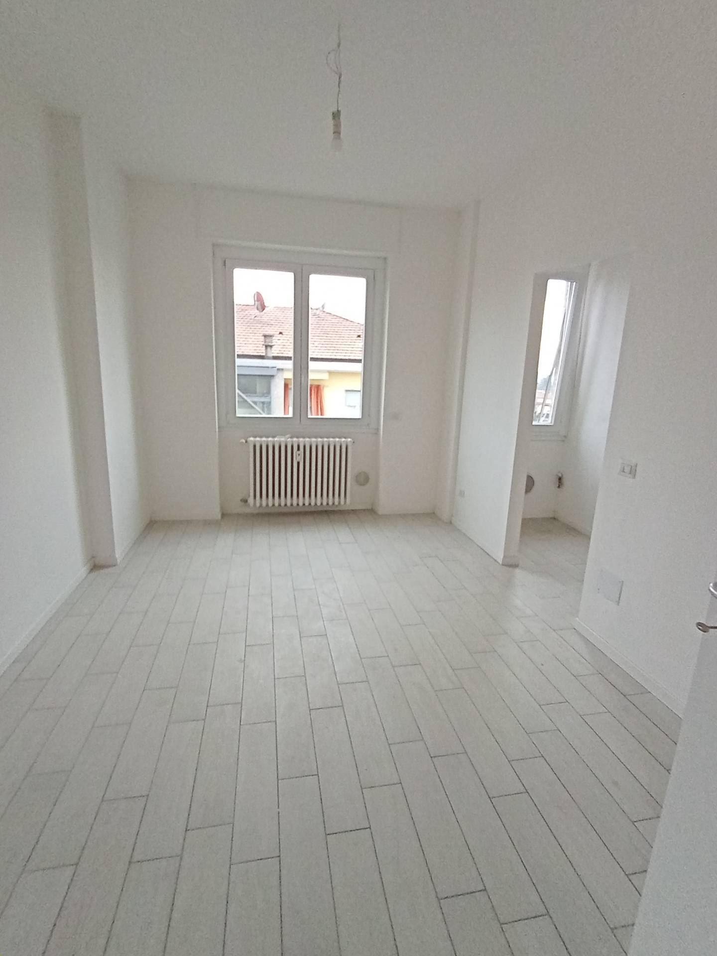 stanza in affitto a Montano Lucino