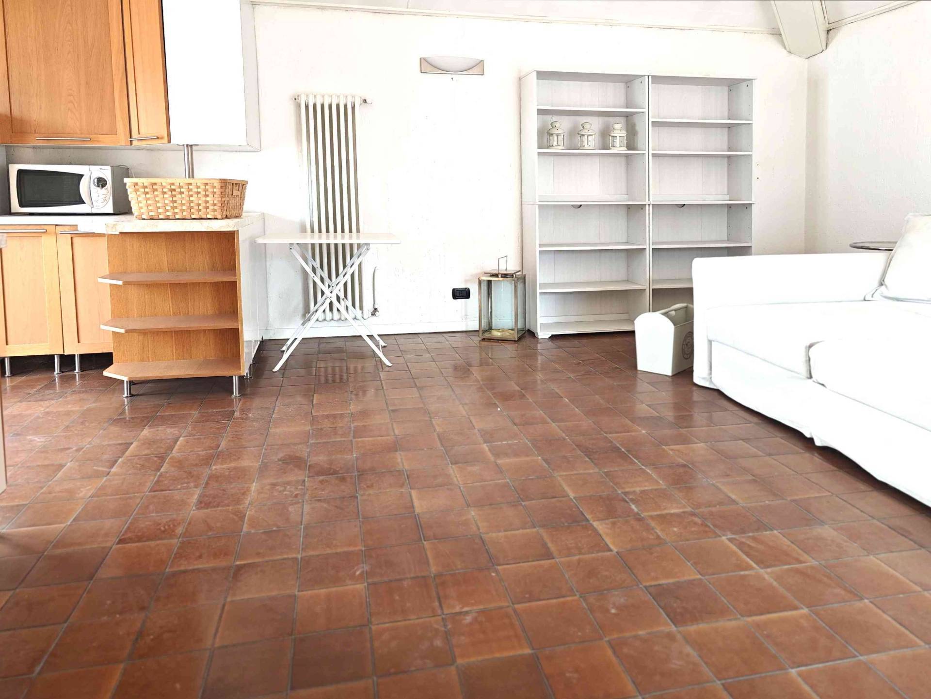 monolocale in affitto a Carate Urio