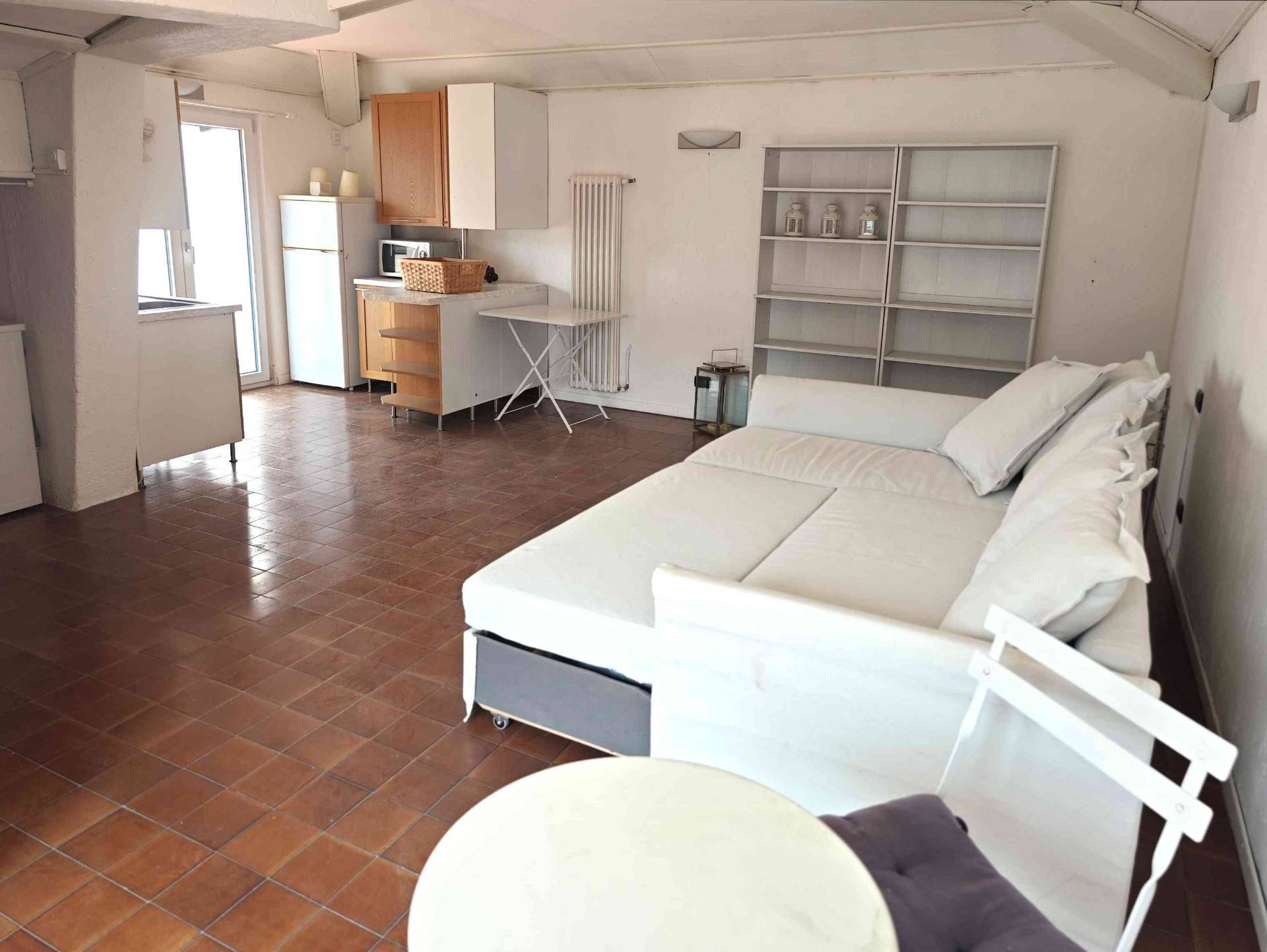 monolocale in affitto a Carate Urio