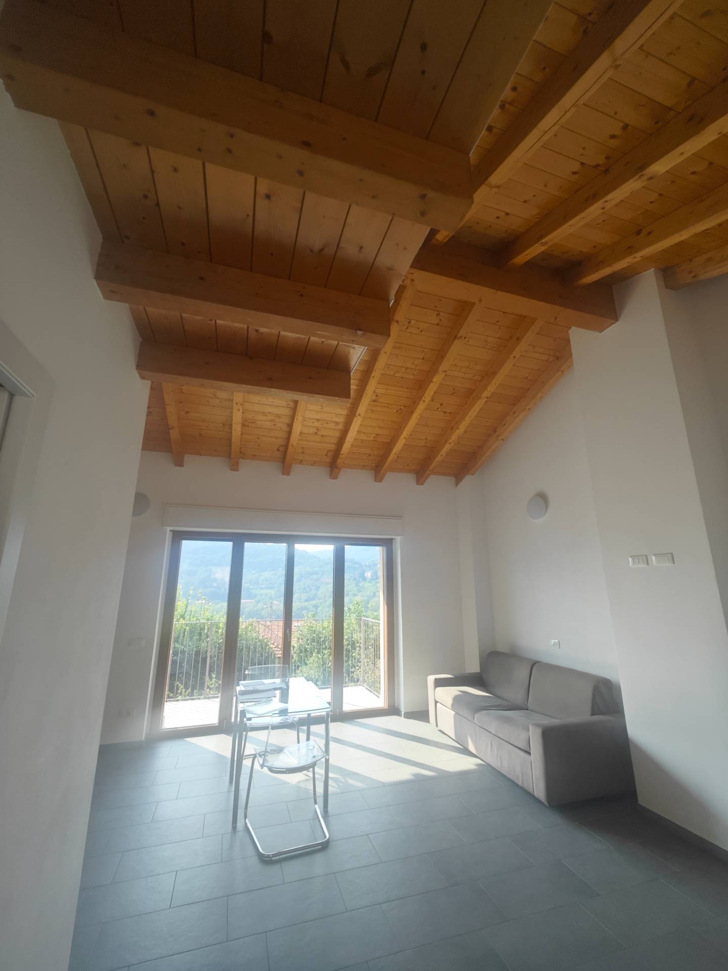 monolocale in affitto a Maslianico