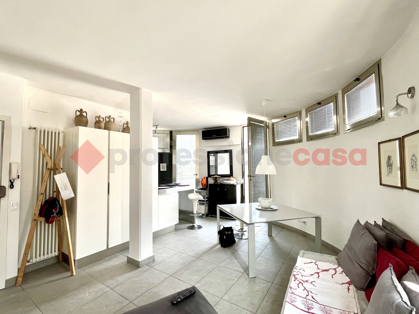 Bilocale con box a Pontedera