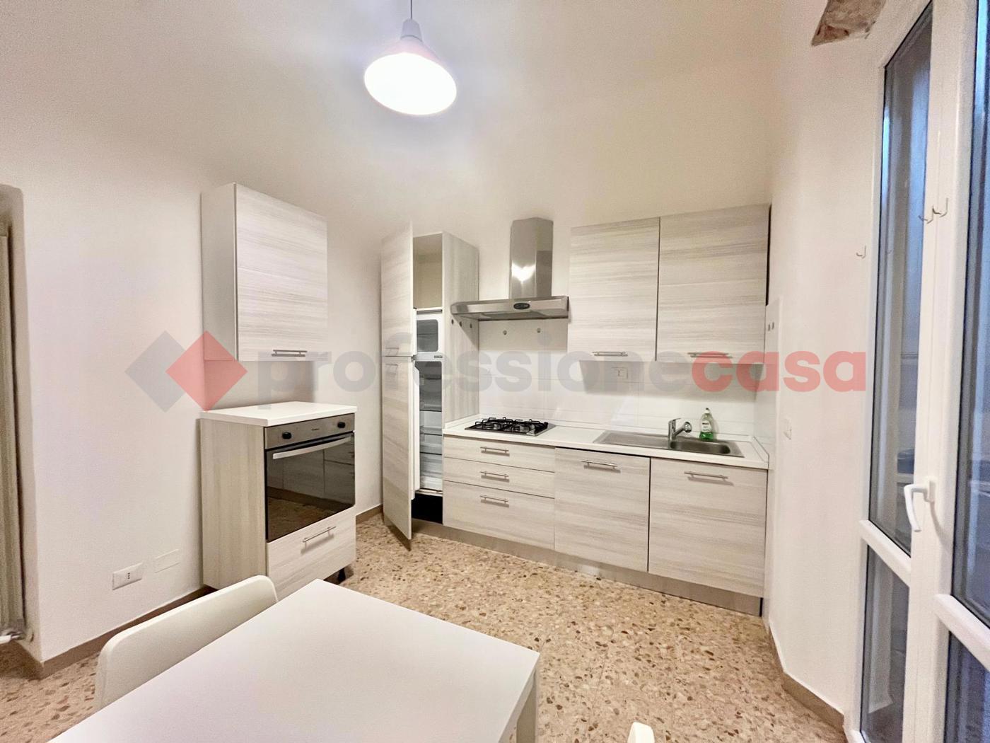 Quadrilocale arredato in affitto a Pisa