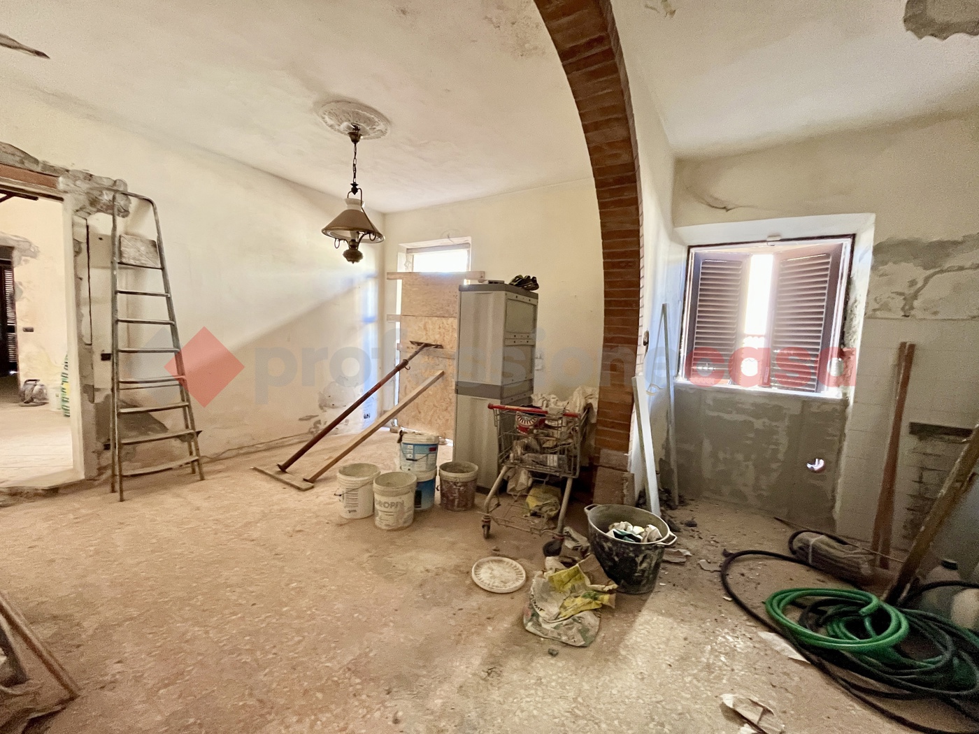 Quadrilocale con giardino a Calcinaia