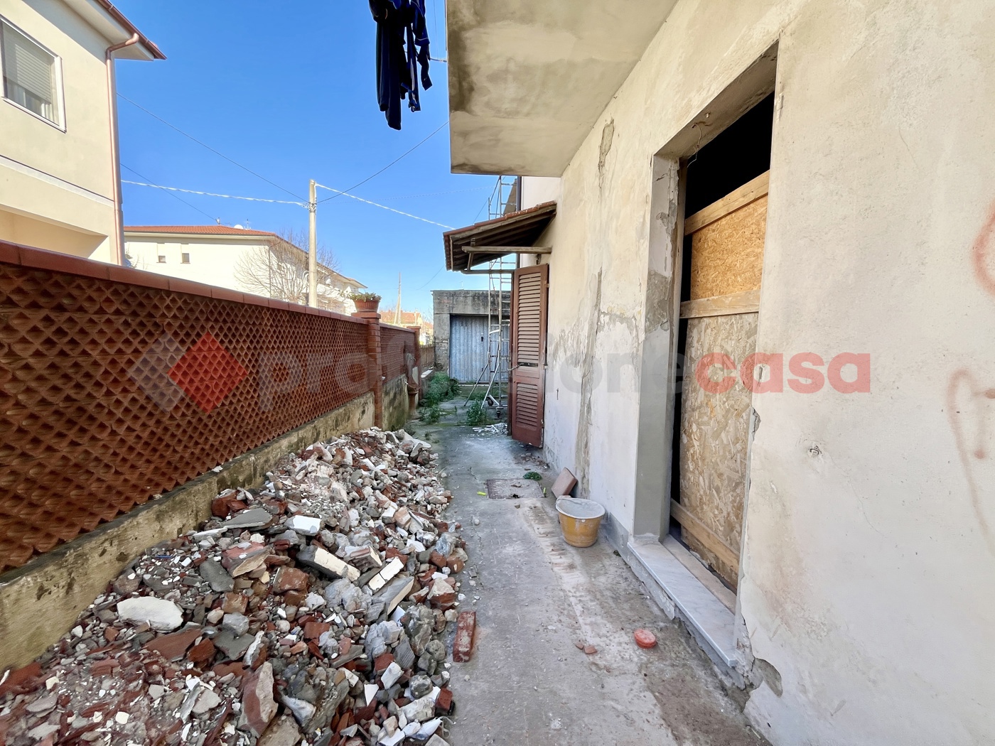 Quadrilocale con giardino a Calcinaia