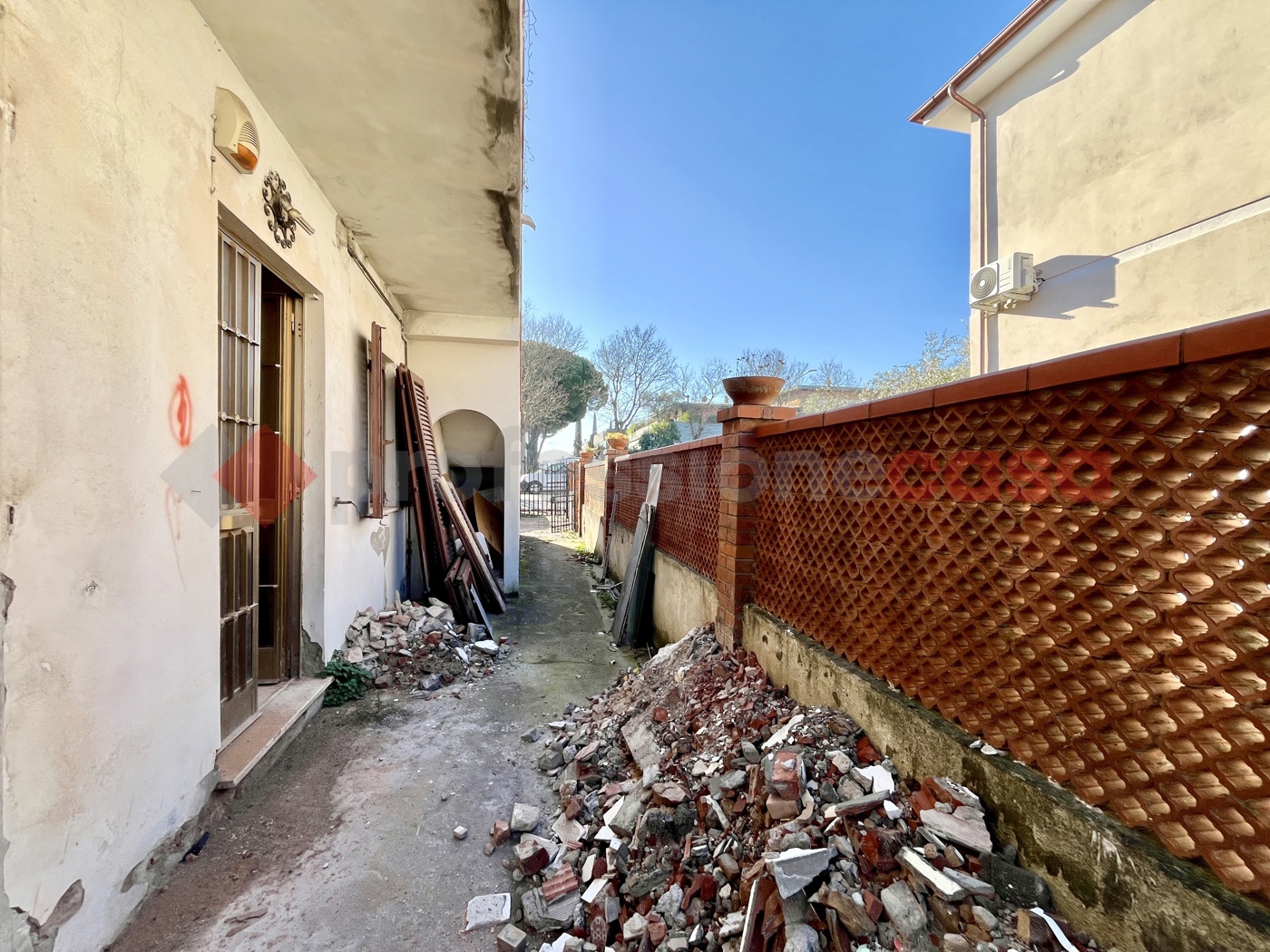 Quadrilocale con giardino a Calcinaia