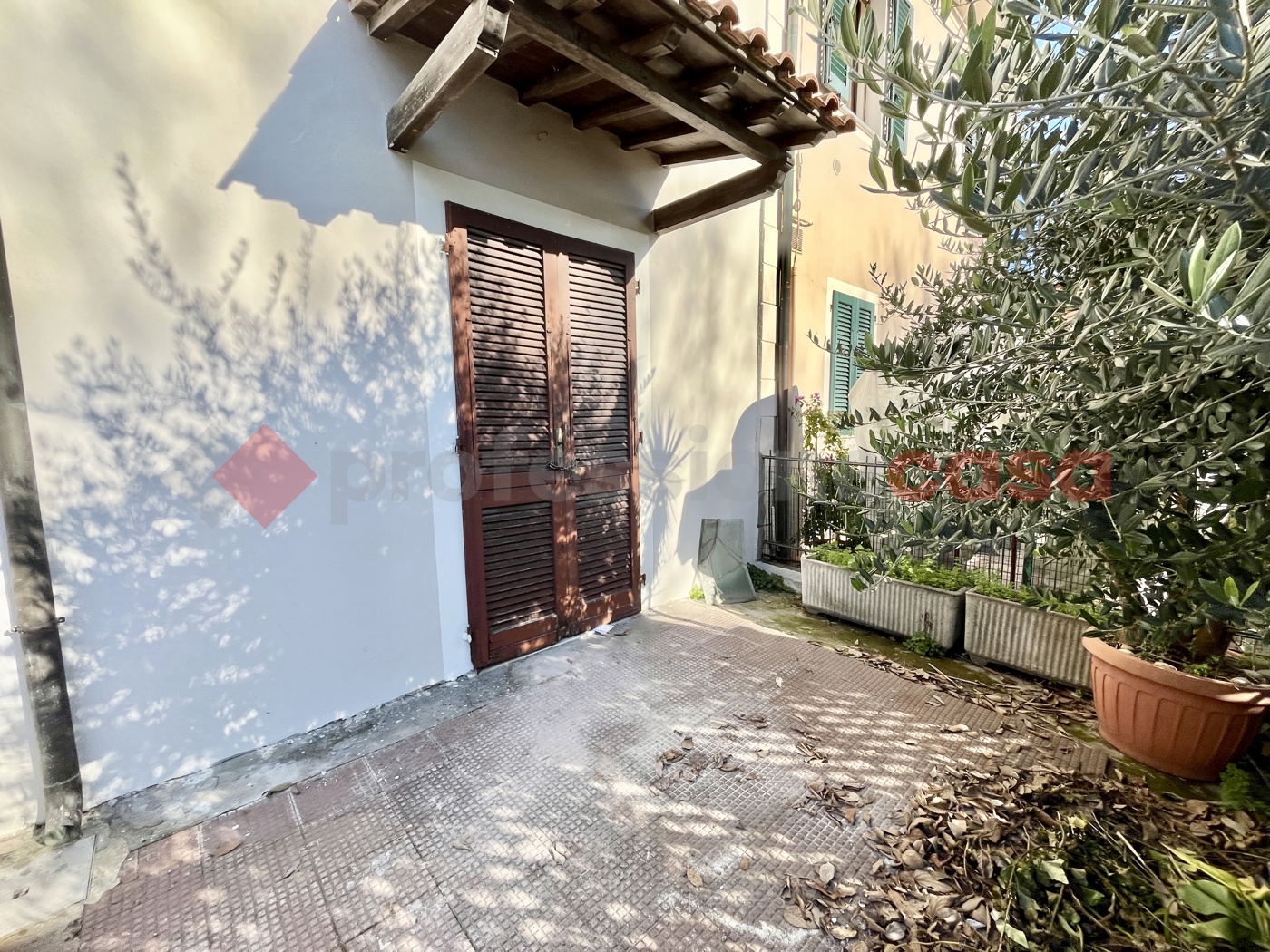 Quadrilocale con giardino a Calcinaia