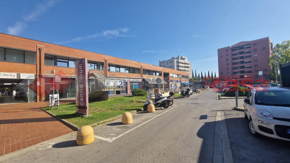 Ufficio con box a Pisa