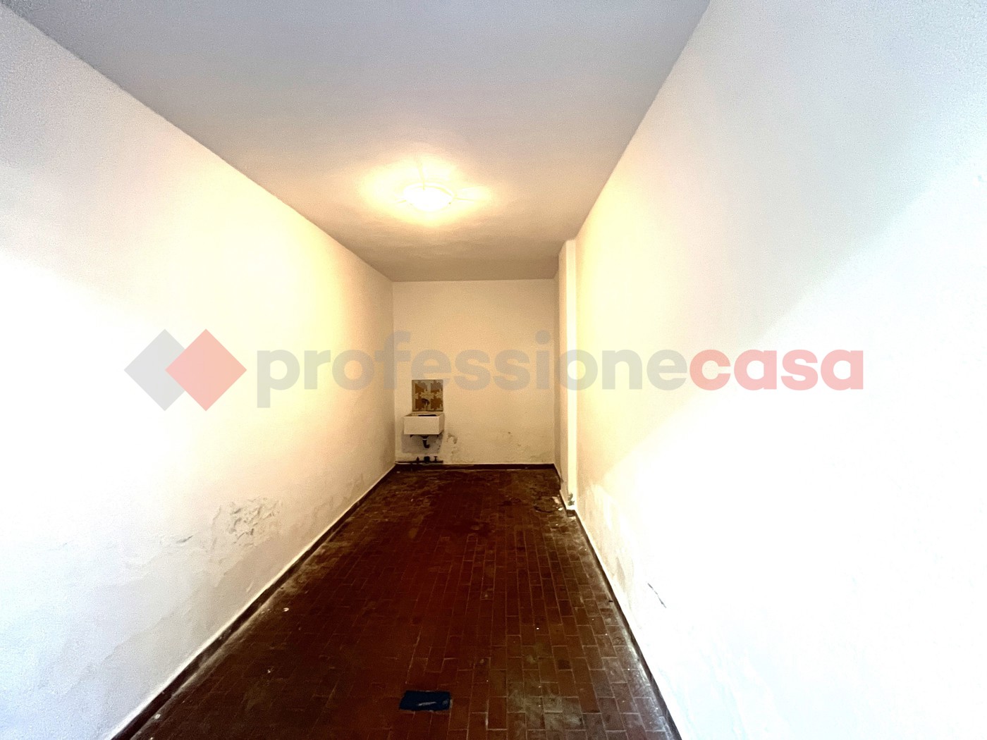 Box/Garage 12mq in affitto a Pisa