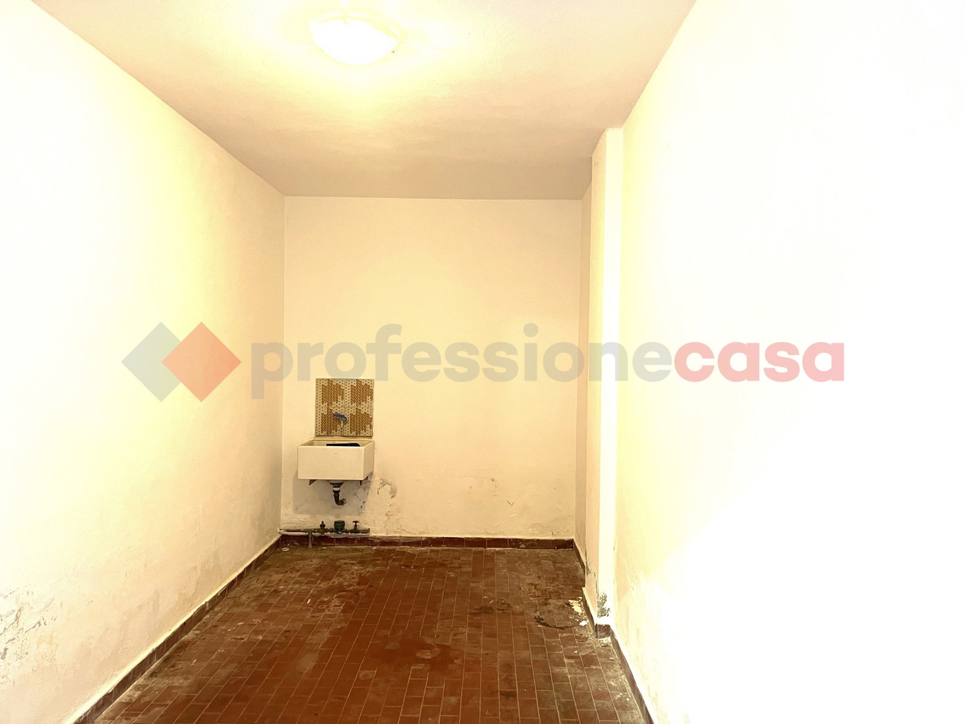 Box/Garage 12mq in affitto a Pisa
