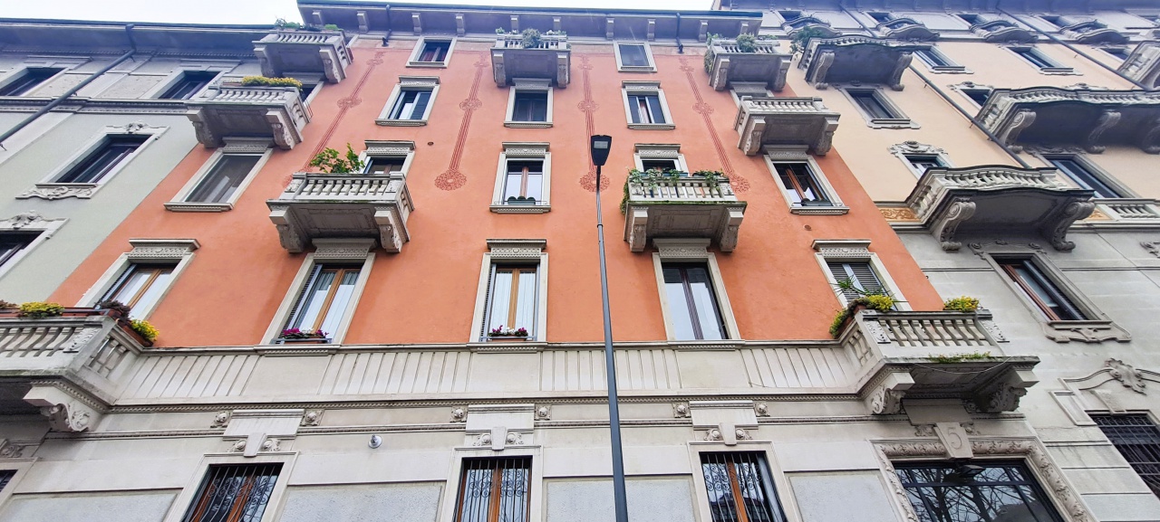 Loft con terrazzo in via a filarete, Milano