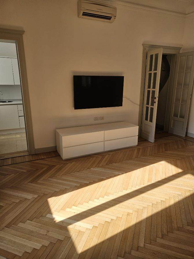 Bilocale con terrazzo in piazzale sei febbraio, Milano