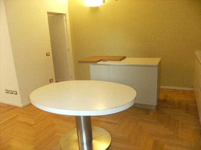 Trilocale in vendita in via maersti campionesi, Milano