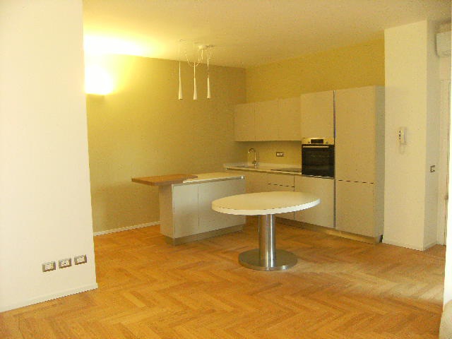 Trilocale in vendita in via maersti campionesi, Milano