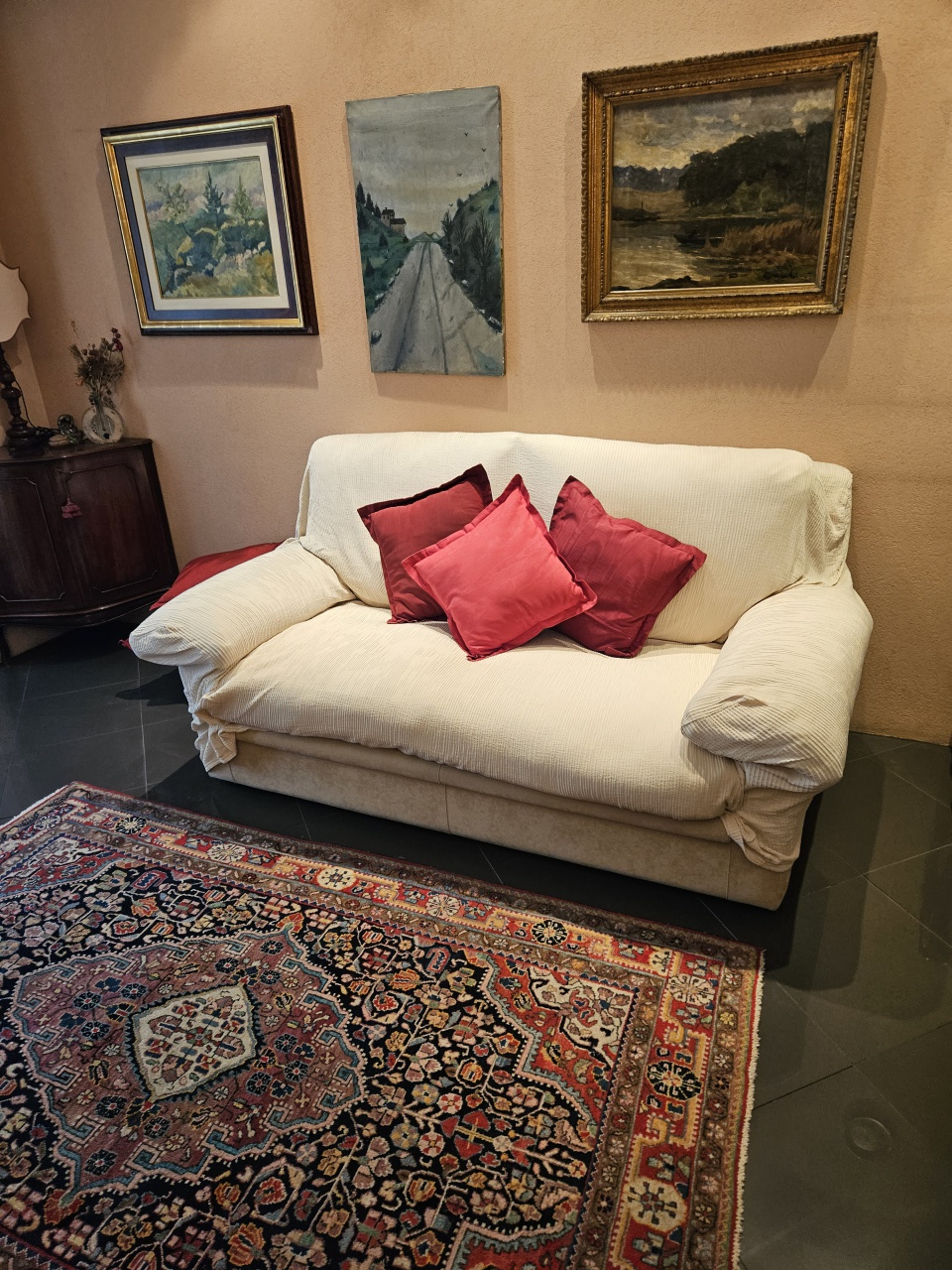 Trilocale con box a Milano