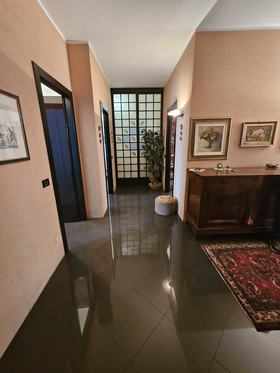 Trilocale con box a Milano