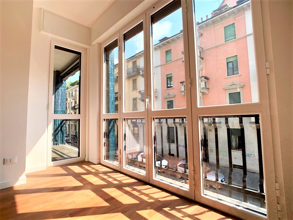 Trilocale ristrutturato in via romolo gessi, Milano