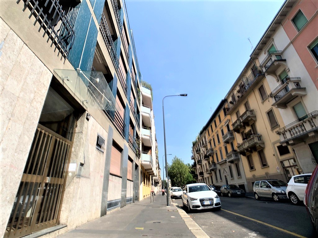 Trilocale ristrutturato in via romolo gessi, Milano