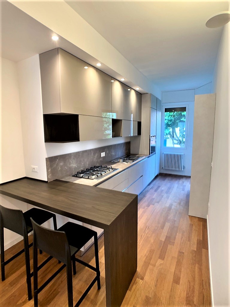 Trilocale ristrutturato in via romolo gessi, Milano