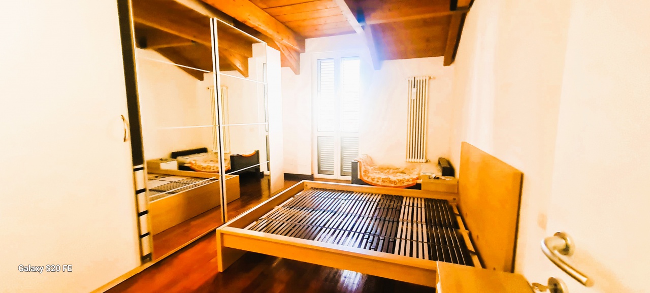 Attico arredato in affitto in via principe eugenio, Milano