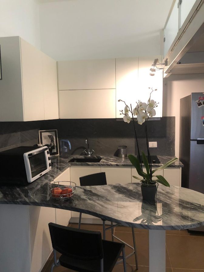 Monolocale arredato in affitto in via rubens, Milano