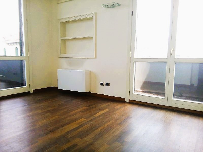 Appartamento con box a Milano