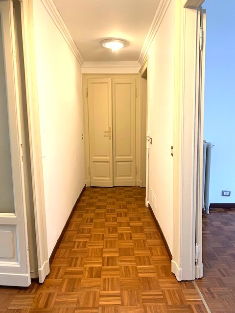Quadrilocale ristrutturato in corso buenos aires, Milano