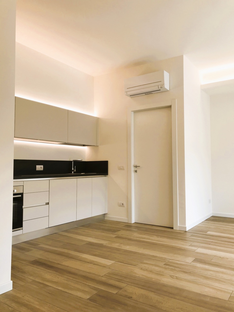 Trilocale ristrutturato in via orio vergani, Milano