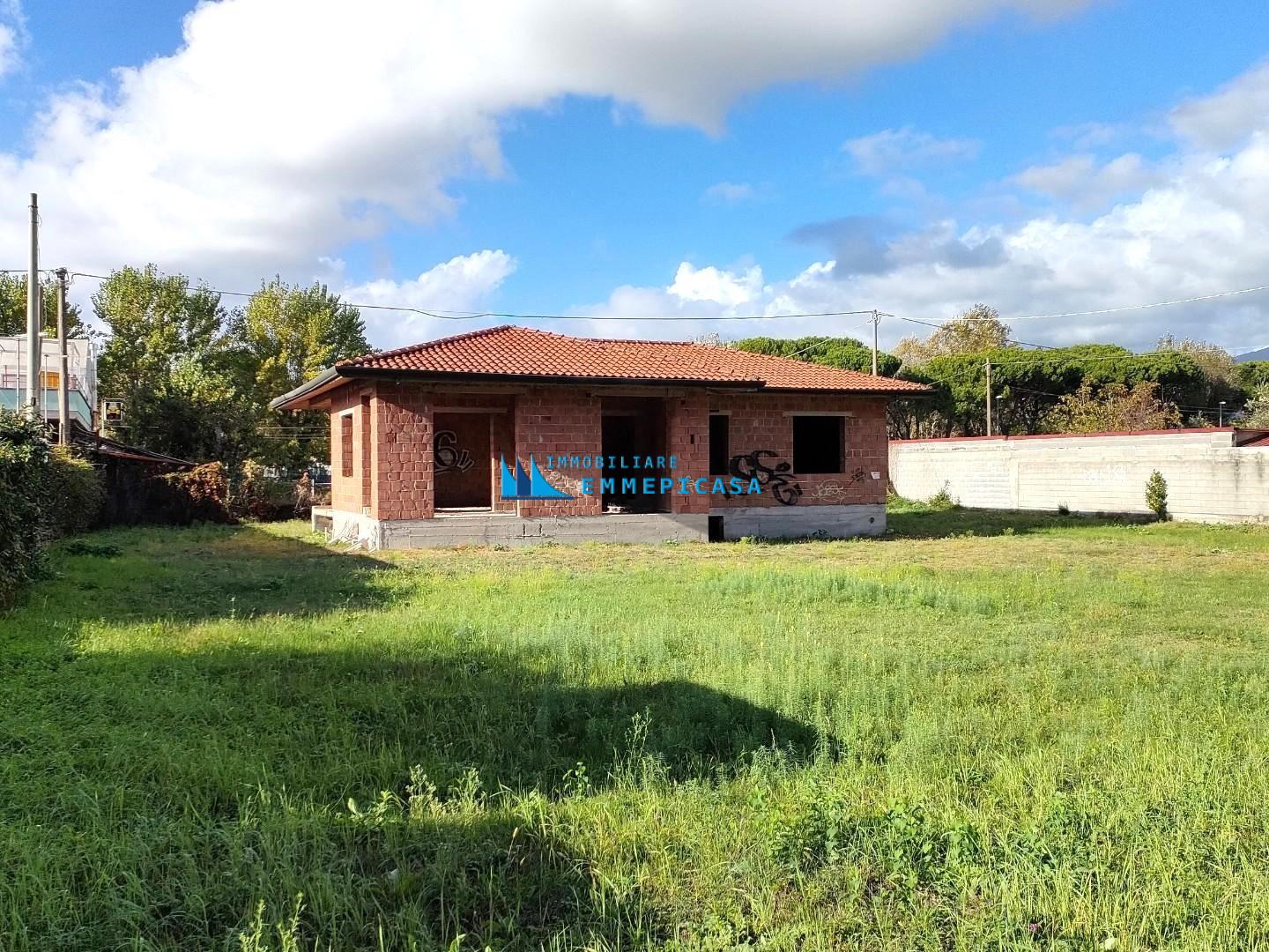 Casa indipendente con giardino, Massa marina di