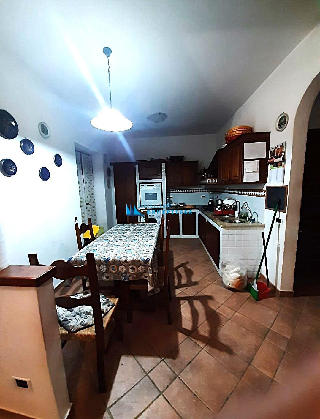 Villa Bifamiliare con giardino a Montignoso