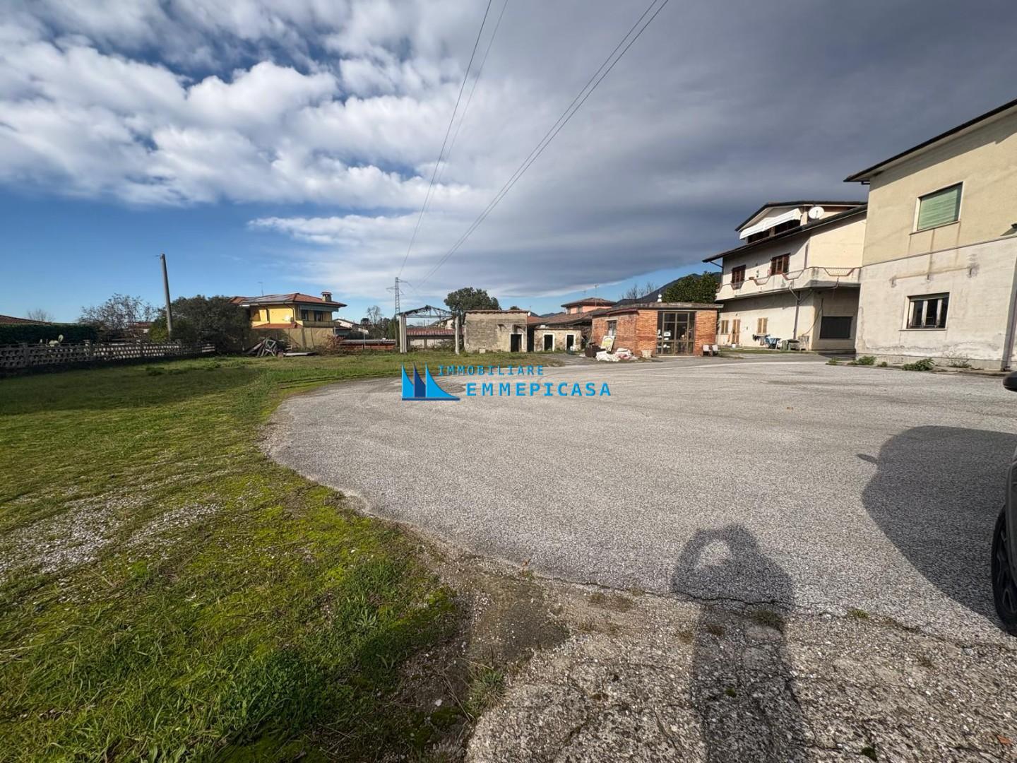 Stabile/Palazzo con giardino, Montignoso cervaiolo