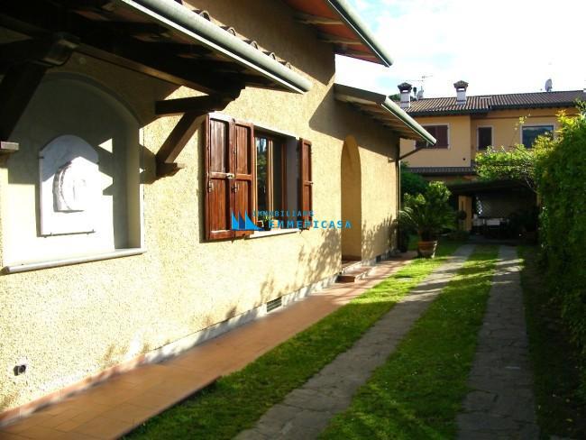 Casa indipendente arredata in affitto, Montignoso cinquale