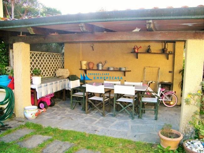 Casa indipendente arredata in affitto, Montignoso cinquale