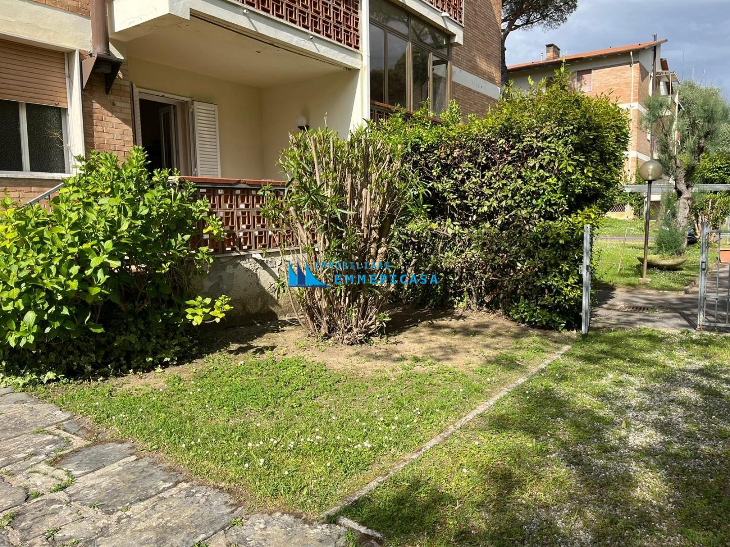 Trilocale arredato in affitto, Montignoso cinquale