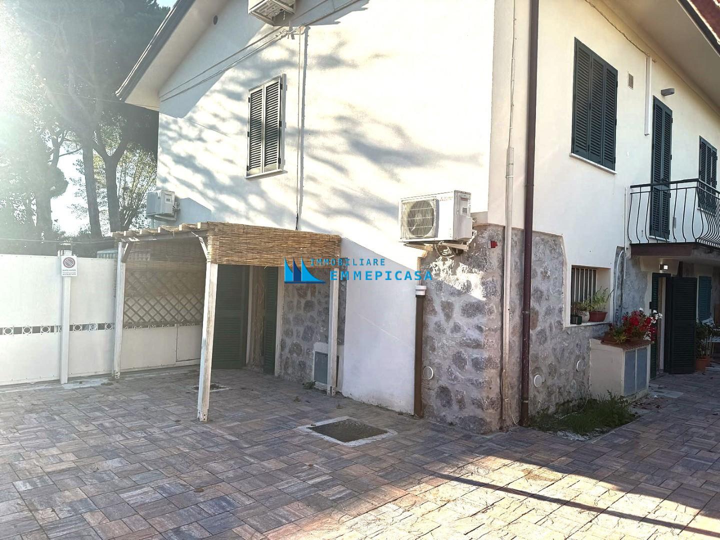 Bilocale ristrutturato, Montignoso cinquale