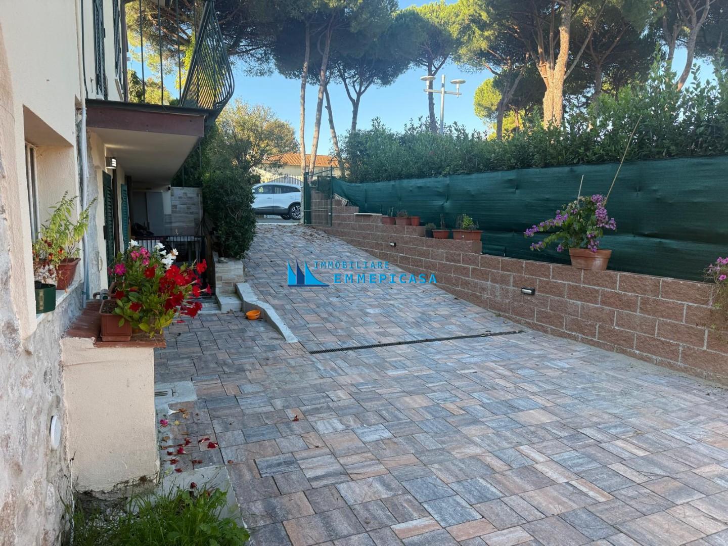 Bilocale ristrutturato, Montignoso cinquale