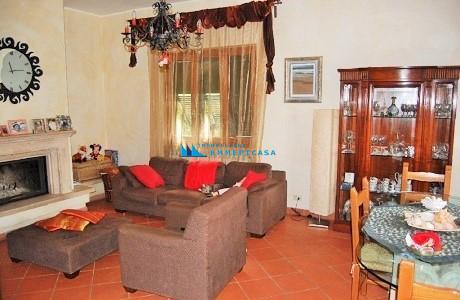 Villa Bifamiliare arredata in affitto, Massa poveromo