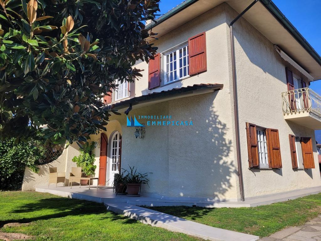 Villa Bifamiliare arredata in affitto, Montignoso cinquale