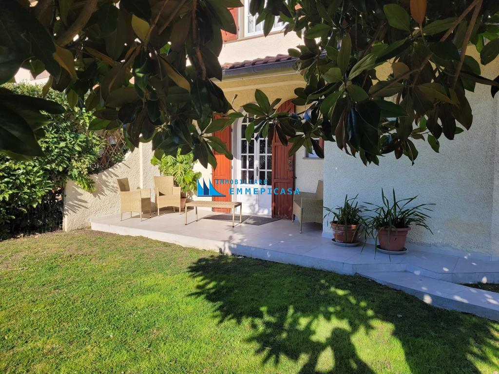 Villa Bifamiliare arredata in affitto, Montignoso cinquale