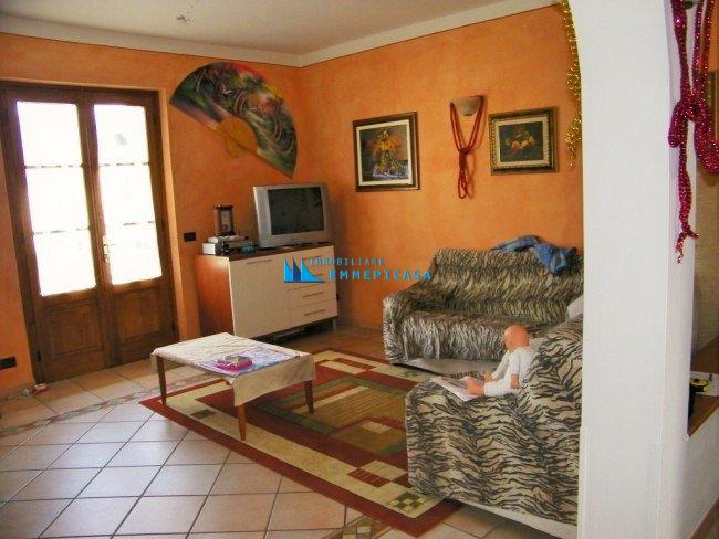 Casa indipendente arredata in affitto, Montignoso cinquale