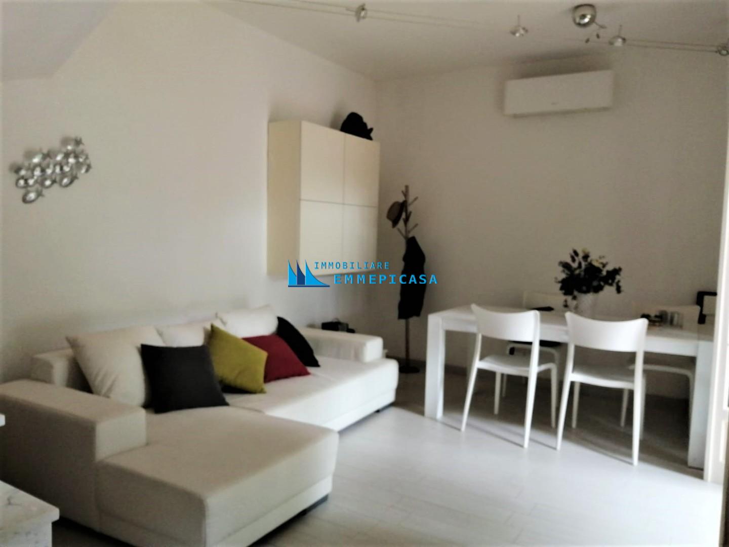 Villa Bifamiliare arredata in affitto, Massa poveromo