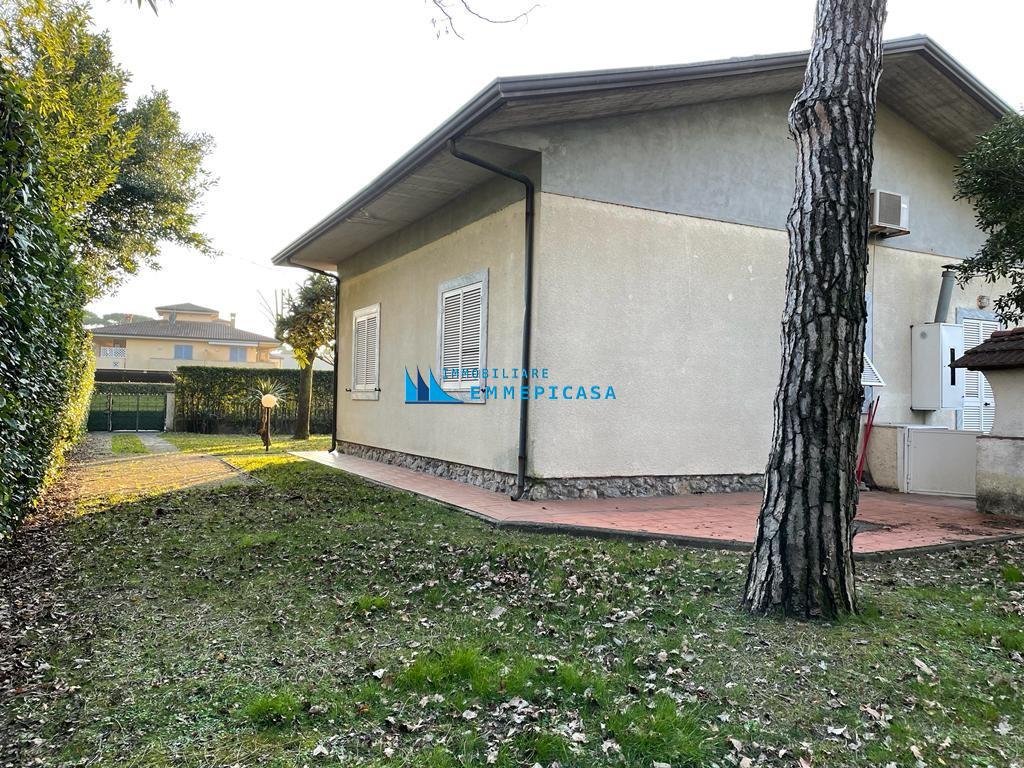 Villa arredata in affitto, Montignoso cinquale