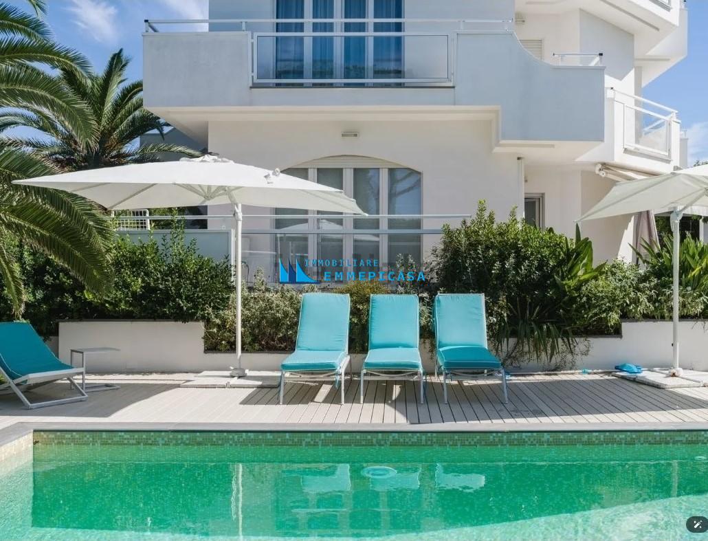 Villa Trifamiliari in vendita, Montignoso cinquale