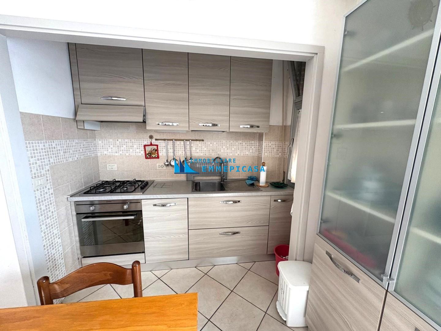 Trilocale arredato in affitto, Montignoso cinquale