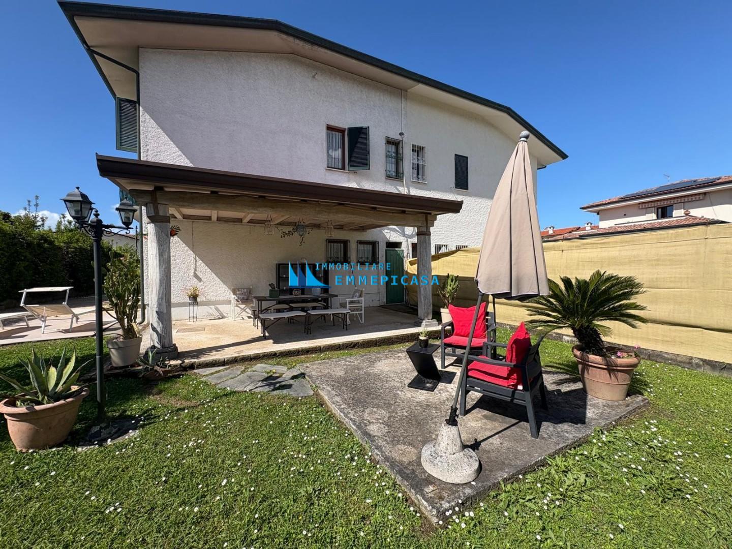 Villa Bifamiliare arredata in affitto, Montignoso cinquale
