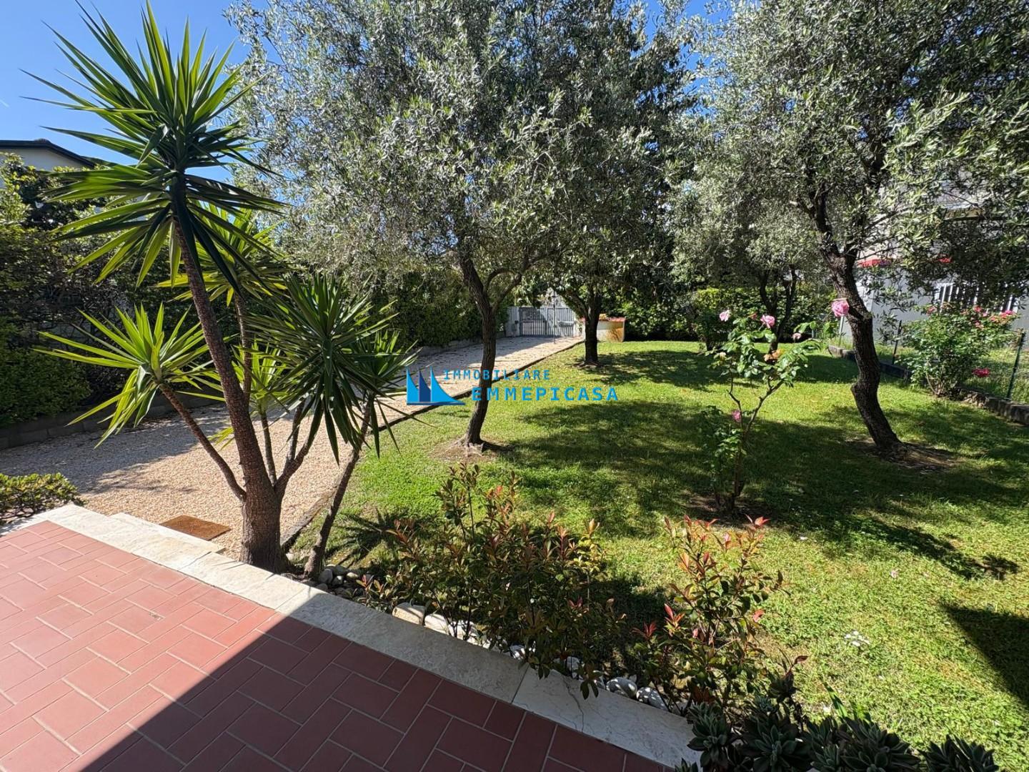 Villa Bifamiliare arredata in affitto, Montignoso cinquale