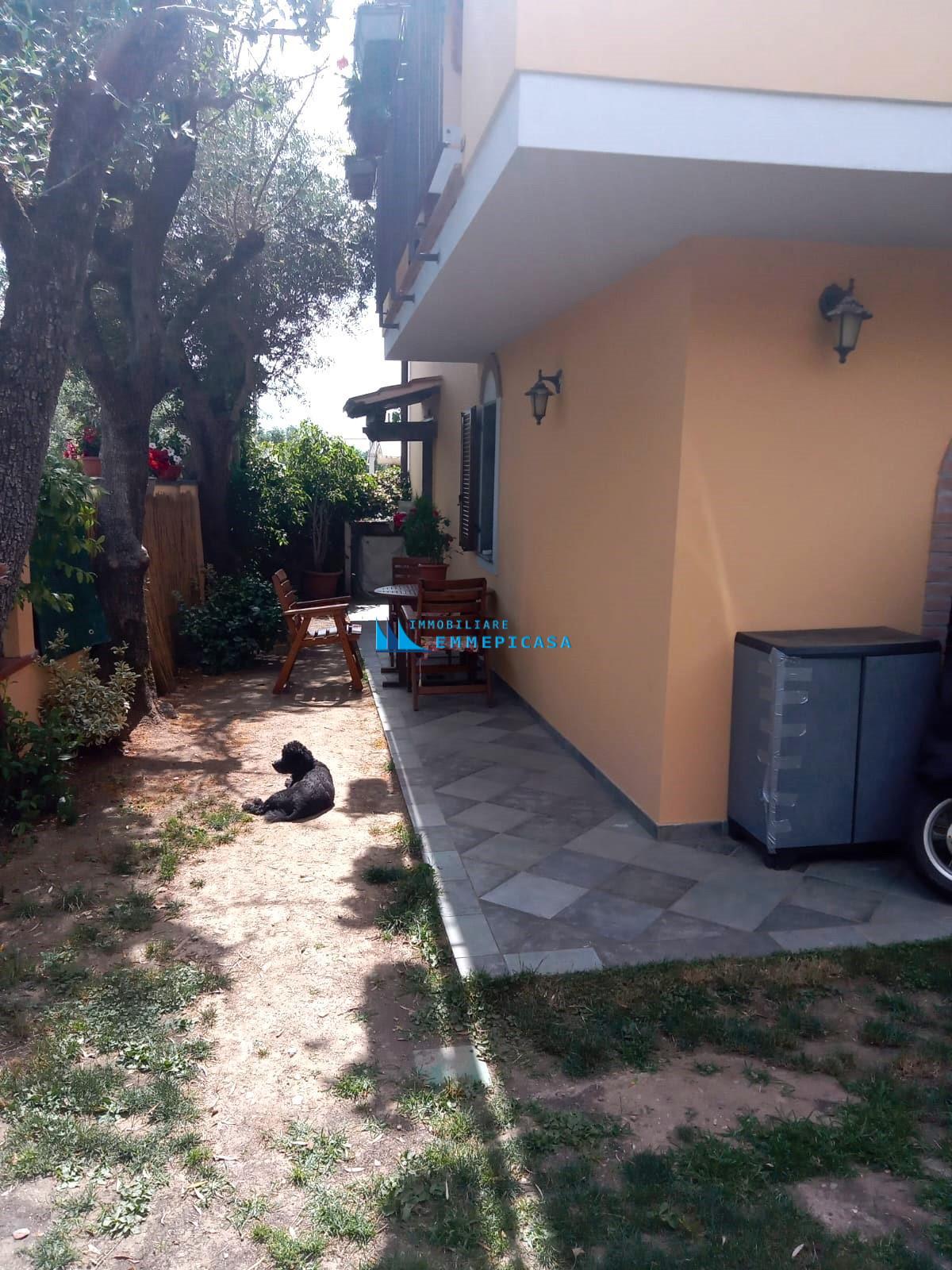 Villa Bifamiliare con giardino, Montignoso cervaiolo